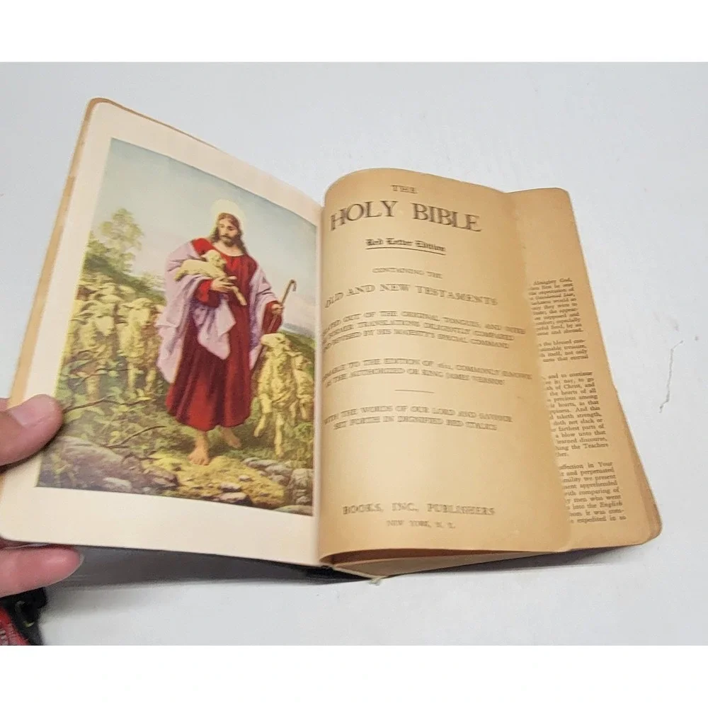 Vintage 1957 Holy Bible Red Letter Edition KJV Books‎ Inc Black Faux Leather